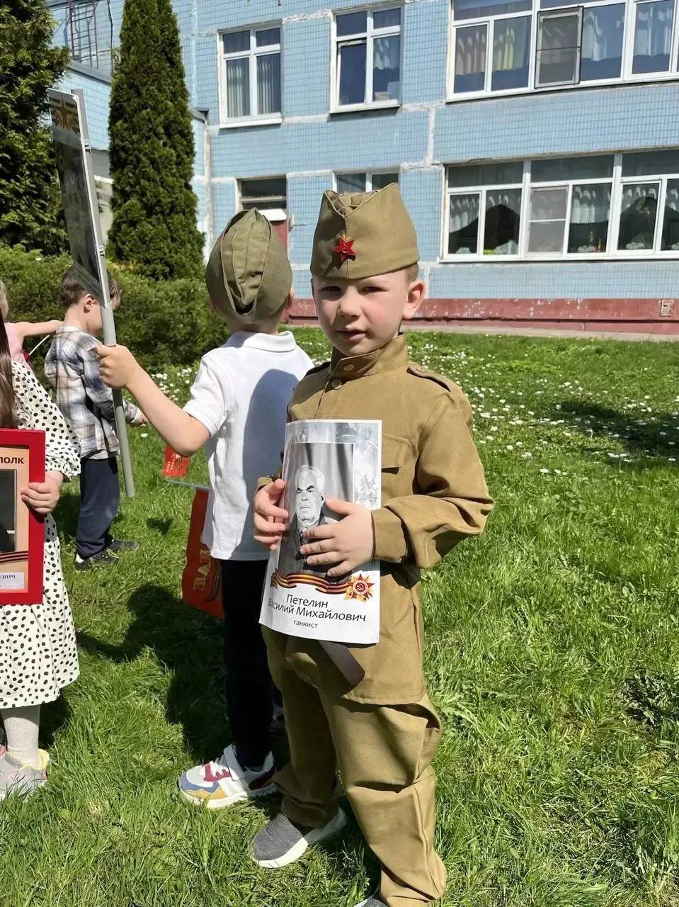 🕊 Традиция, которая трогает до слез: «Бессмертный полк» в дошкольном отделении №3  🇷🇺В нашем дошколь