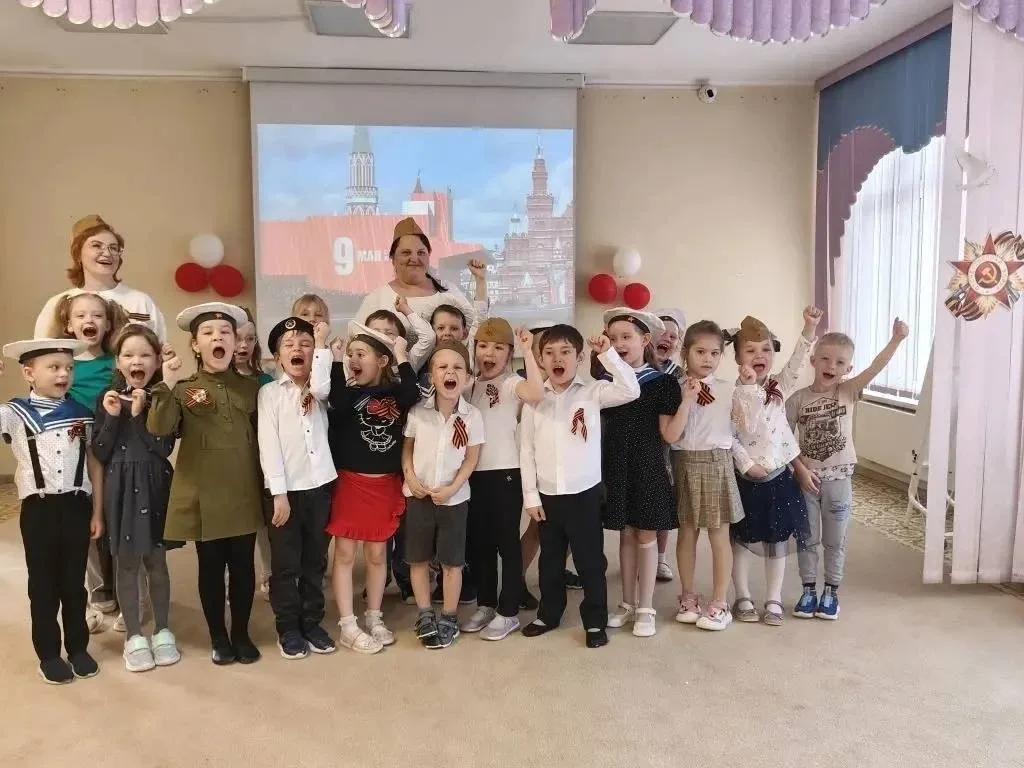 🕊 Традиция, которая трогает до слез: «Бессмертный полк» в дошкольном отделении №3  🇷🇺В нашем дошколь