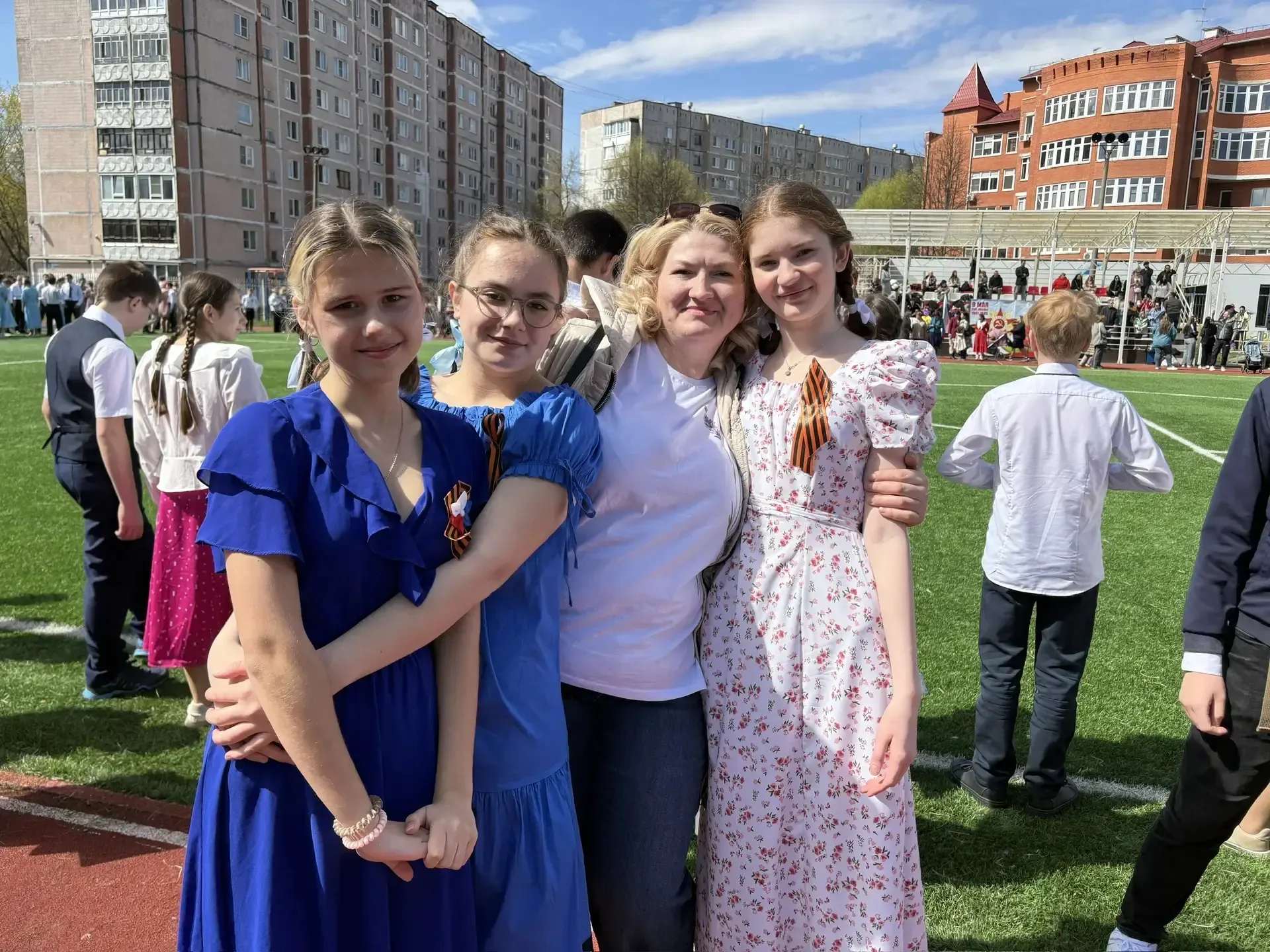 Друзья! Сегодня ученики 5-8 классов нашей Школы присоединились к красивой и трогательной акции "Валь
