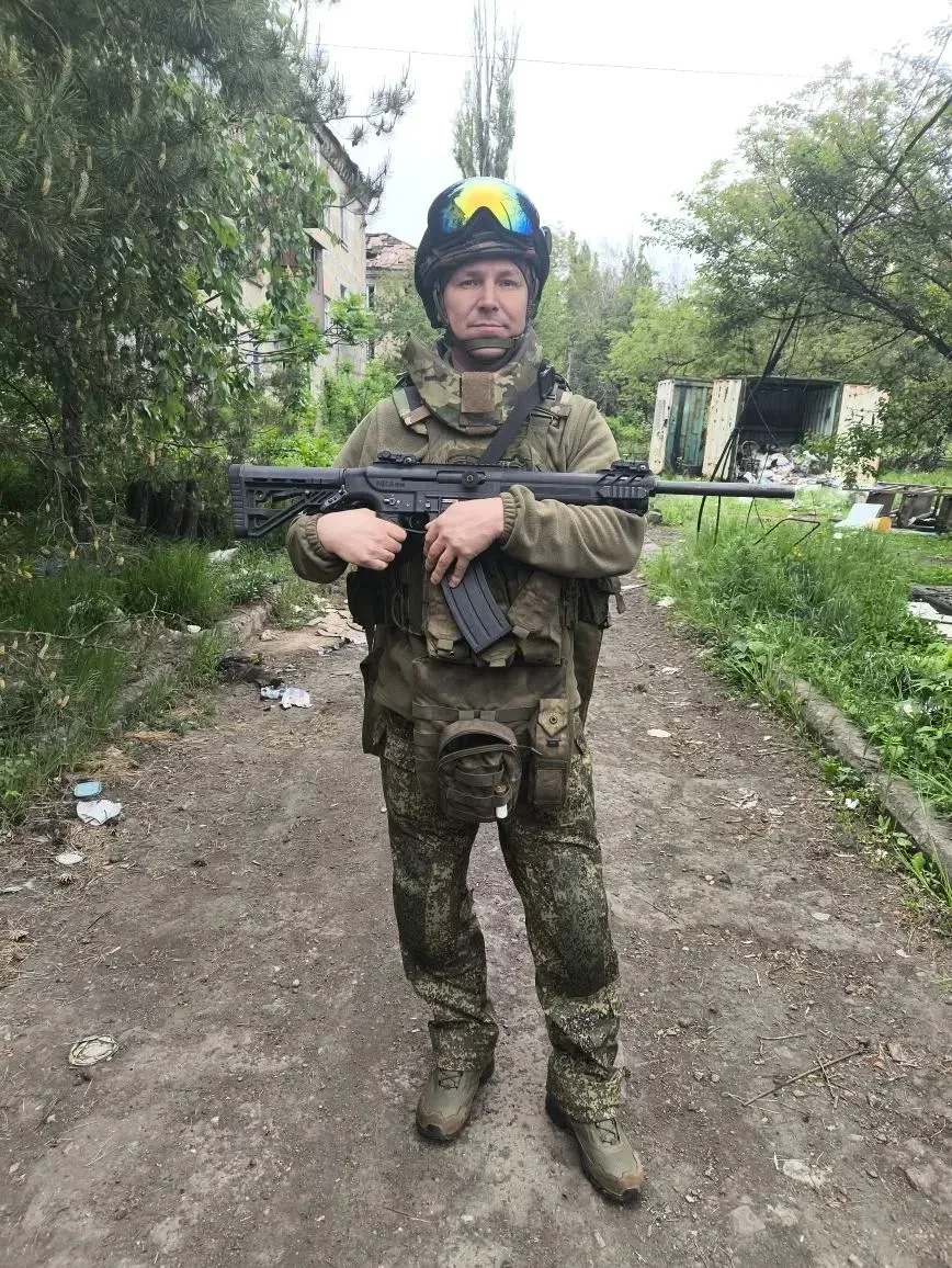 🇷🇺ПОЭZИЯ Z.  МОЛИТВА  Это утро привычно - грозное.  Это небо привычно - грязное. И молиться вроде бы
