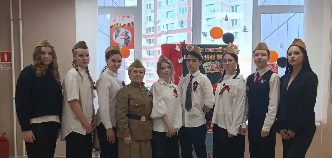 8 мая в МОУ Раменская СОШ №35 «Вектор успеха» состоялась выставка «1418 дней до Победы»: Память и тв