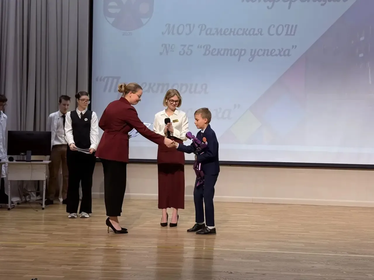 Научно-практическая конференция «Траектория успеха» 🌟  30 апреля 2026 года в нашей школе прошла науч