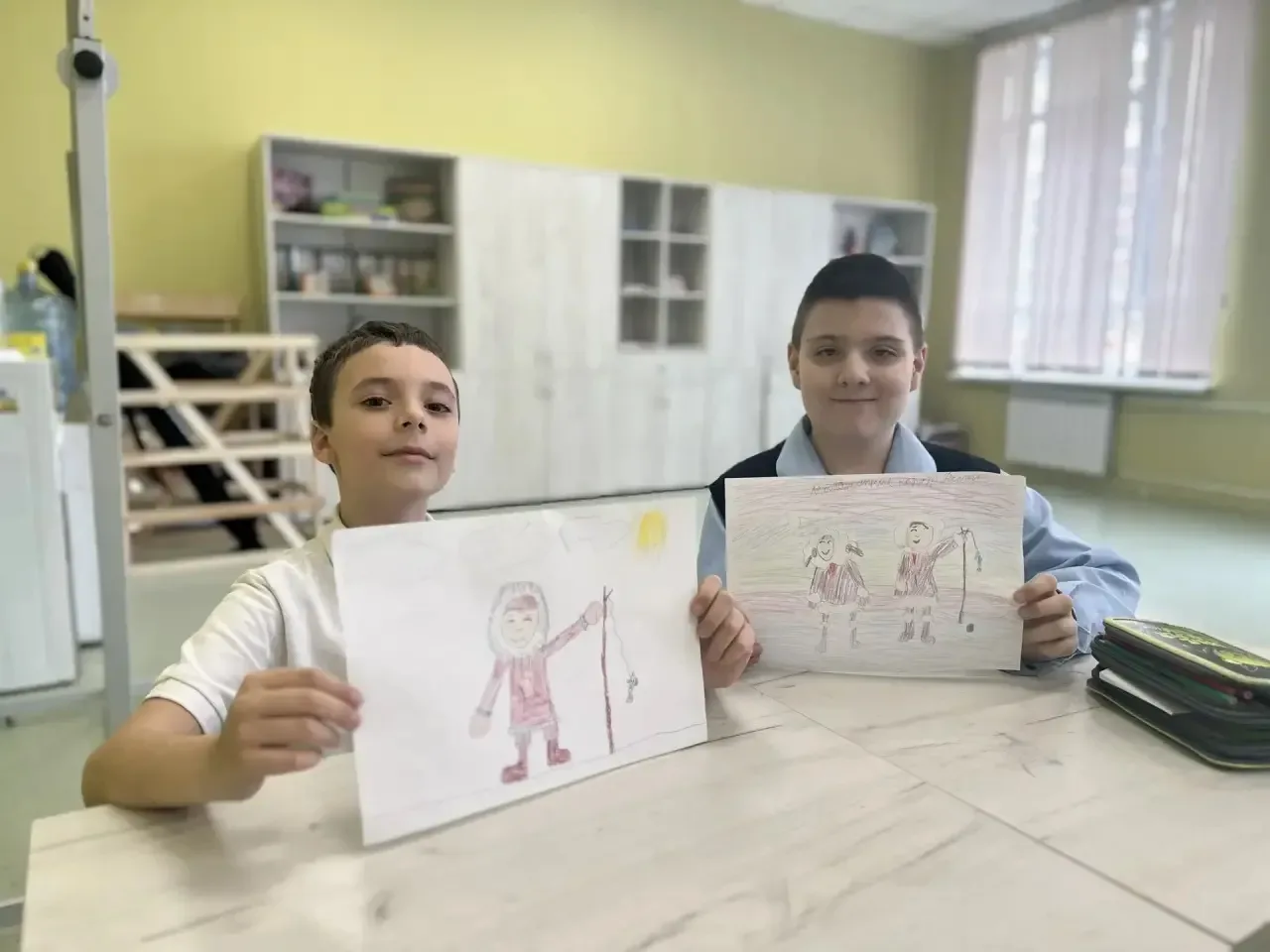 30.04.  "День коренных малочисленных народов РФ"  В 3 "Е",3 "Т",4 "Т", 3"М" классах прошло внеурочно