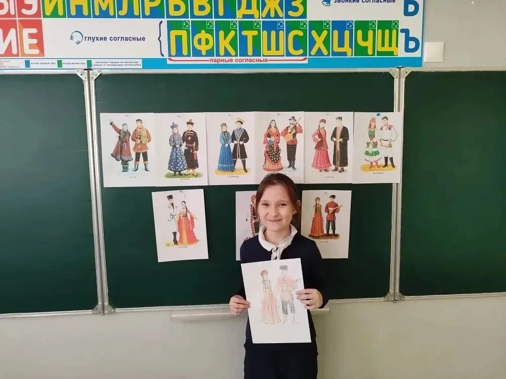 30.04.  "День коренных малочисленных народов РФ"  В 3 "Е",3 "Т",4 "Т", 3"М" классах прошло внеурочно