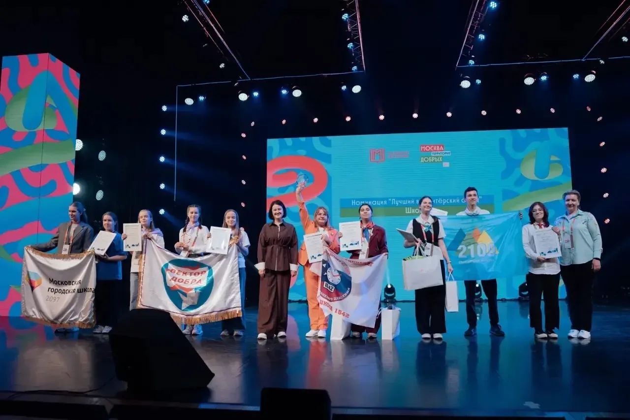 💙 Это их путь к доброму делу!  🔥 Волонтерский отряд «Волонтеры_2109» под руководством советника дире