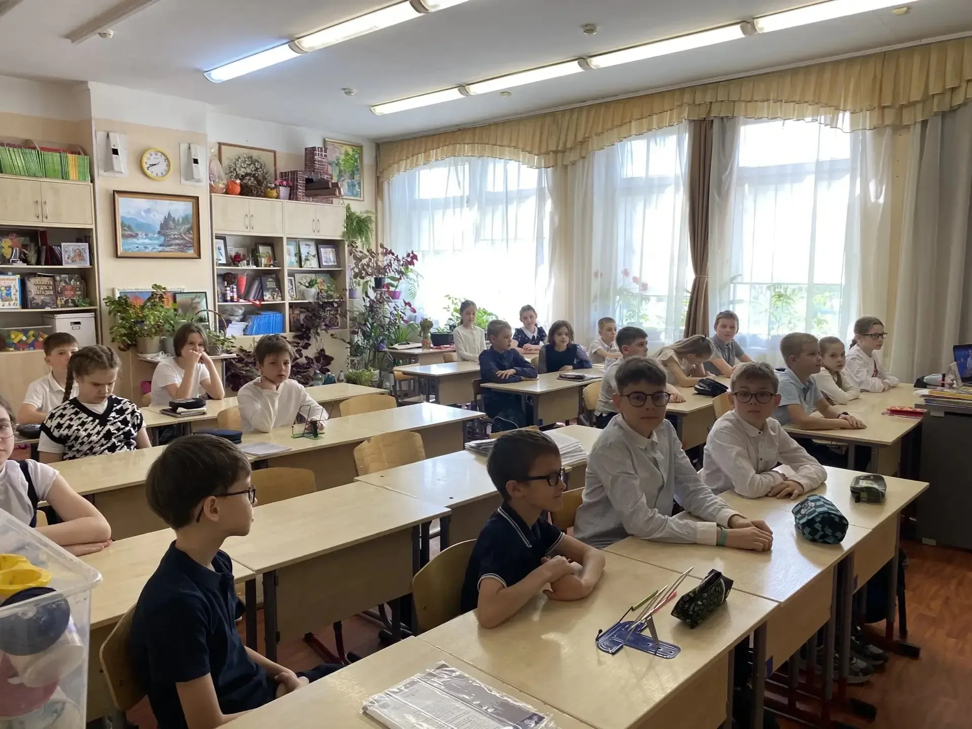 Ценности, которые нас объединяют  В понедельник на «Разговорах о важном» ребята вместе с педагогами 
