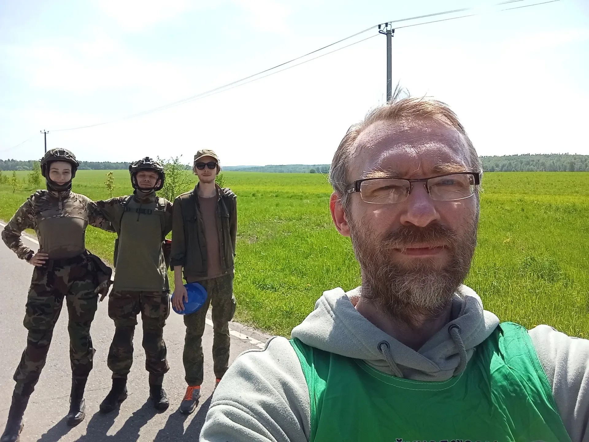 Привет из леса!🌲👋  В прошедшие выходные наши педагоги доказали: учитель — это не только указка и дос