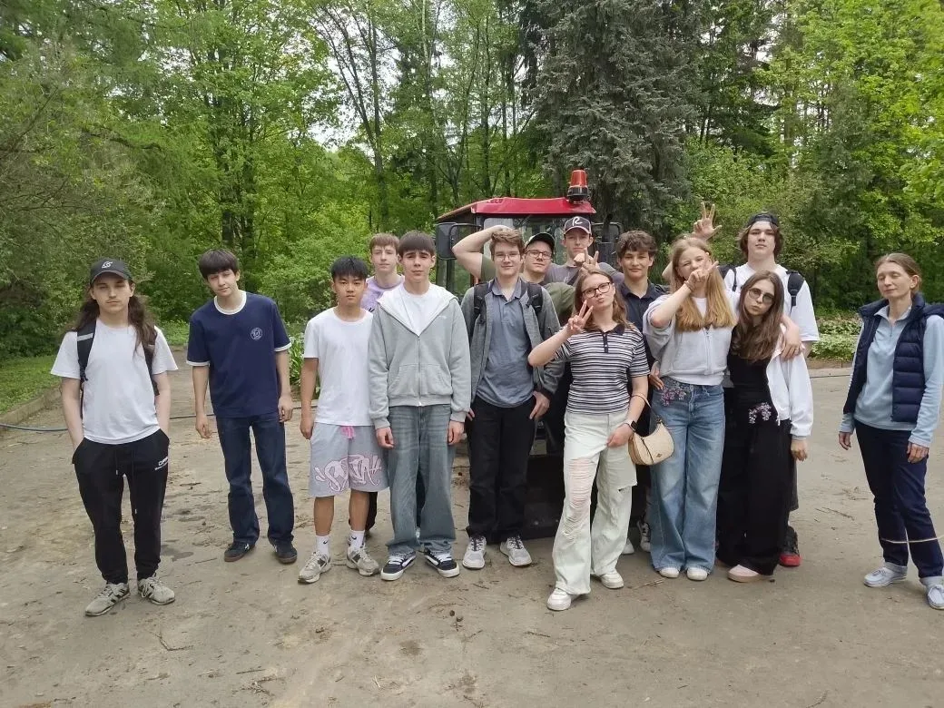 Весна в Ботаническом саду Вилар! 🌿🌸  15 мая ученики 9 «Н» класса вместе с классным руководителем Люд