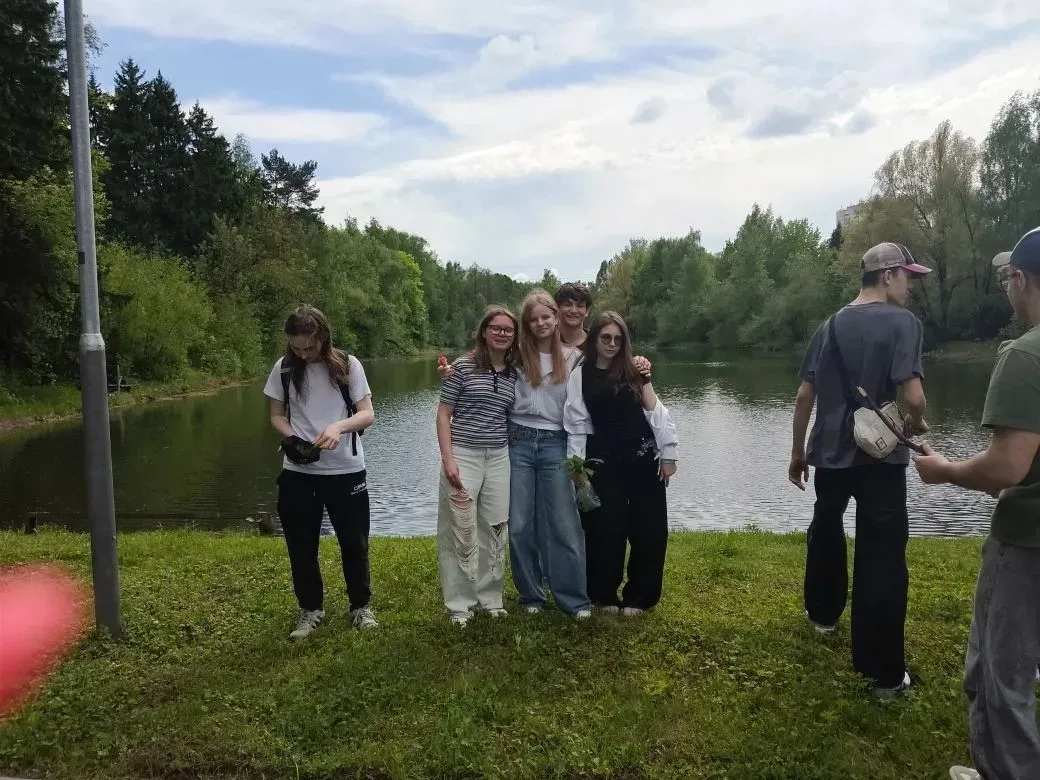 Весна в Ботаническом саду Вилар! 🌿🌸  15 мая ученики 9 «Н» класса вместе с классным руководителем Люд