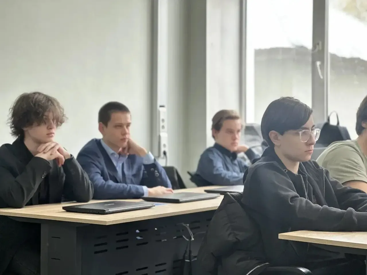 🗯️Наши ученики посетили профессиональную пробу по направлению «Финансы» в Колледже бизнес-технологий