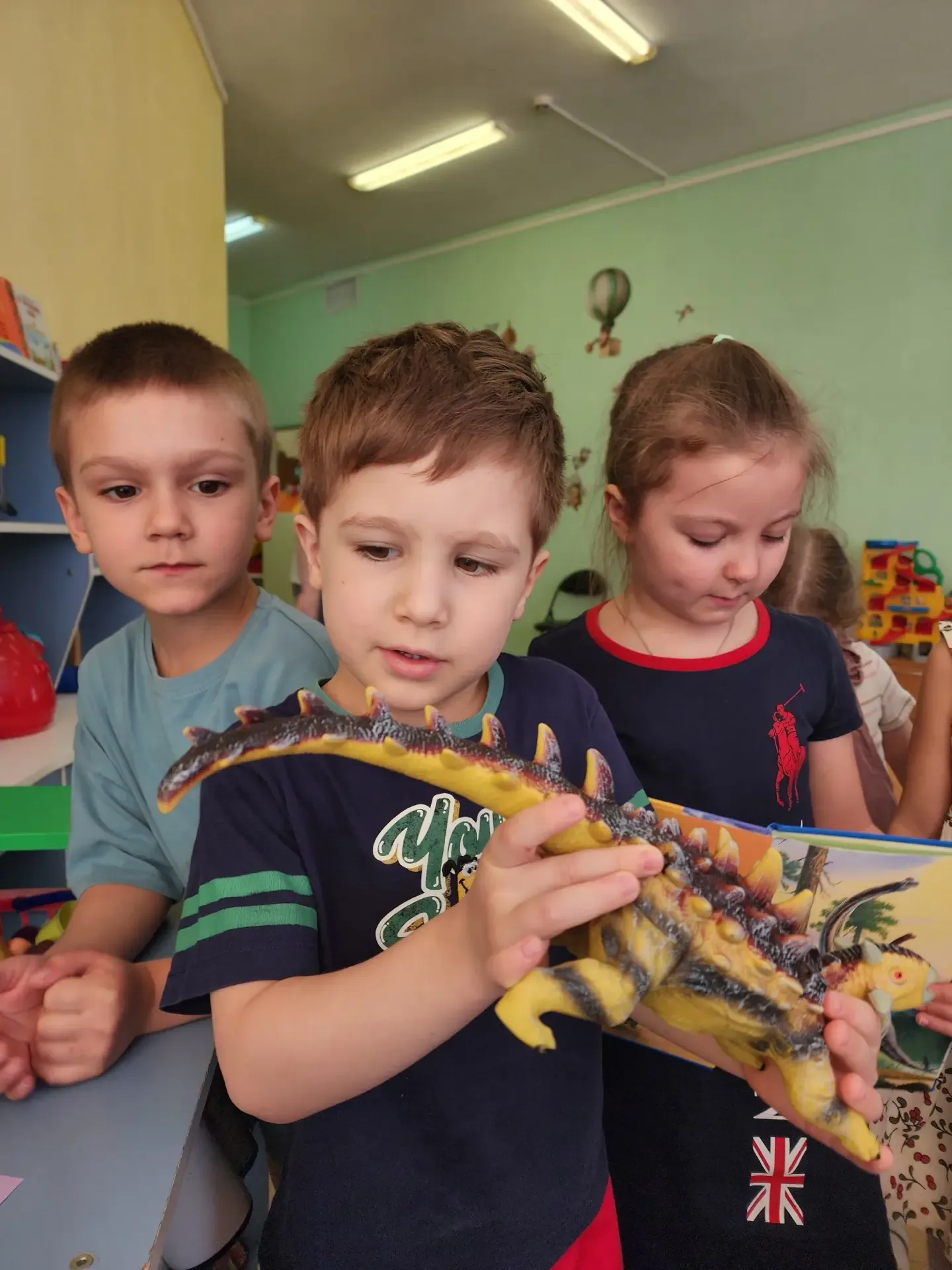 🦖 В группе «Солнышко» в «Королевстве дошкольного детства» прошёл увлекательный день - «День динозавр