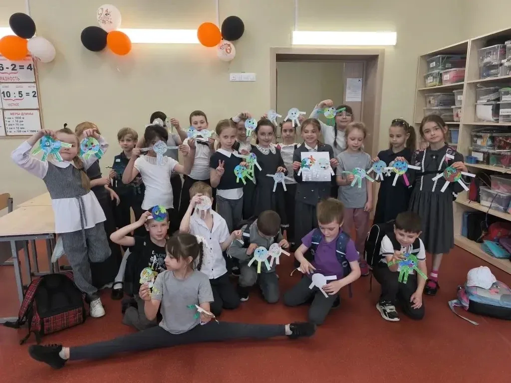 Бережём планету с первого класса! 🌍 В 1 «А» классе прошёл увлекательный классный час, посвящённый эк
