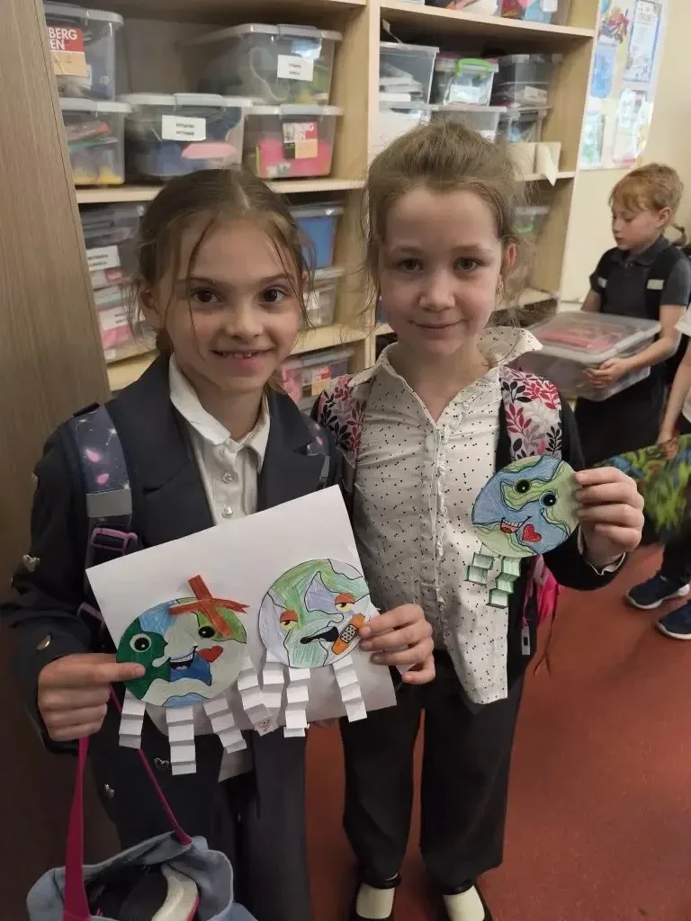 Бережём планету с первого класса! 🌍 В 1 «А» классе прошёл увлекательный классный час, посвящённый эк