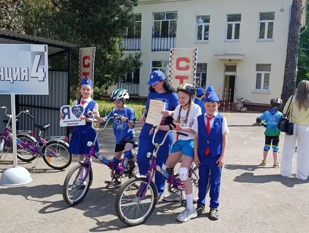 🚴‍♂️ «Хранители дорог» в деле! Наш отряд ЮИД «Хранители дорог» принял активное участие в престижном 