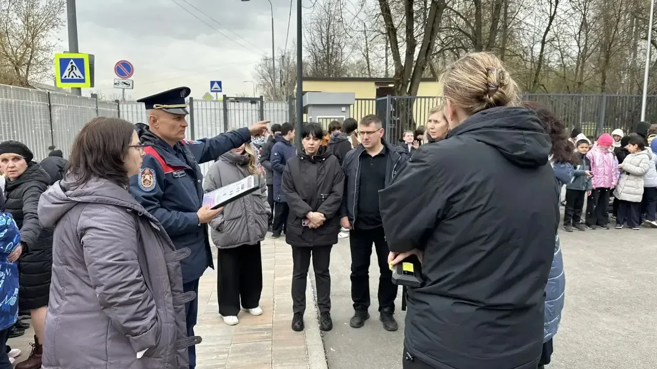 В школе состоялись плановые учения по пожарной эвакуации  🚨По установленному сигналу, все учащиеся и