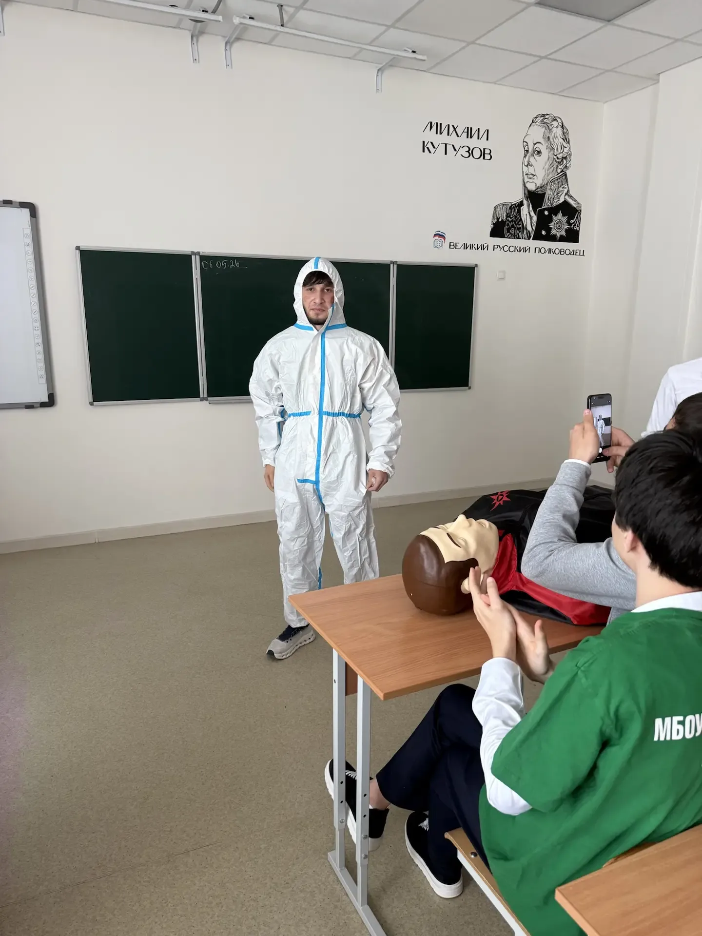 "Тяжело в учении — легко в бою". Сегодня наши старшеклассники сдали нормативы по воинским сборам! 🔥 