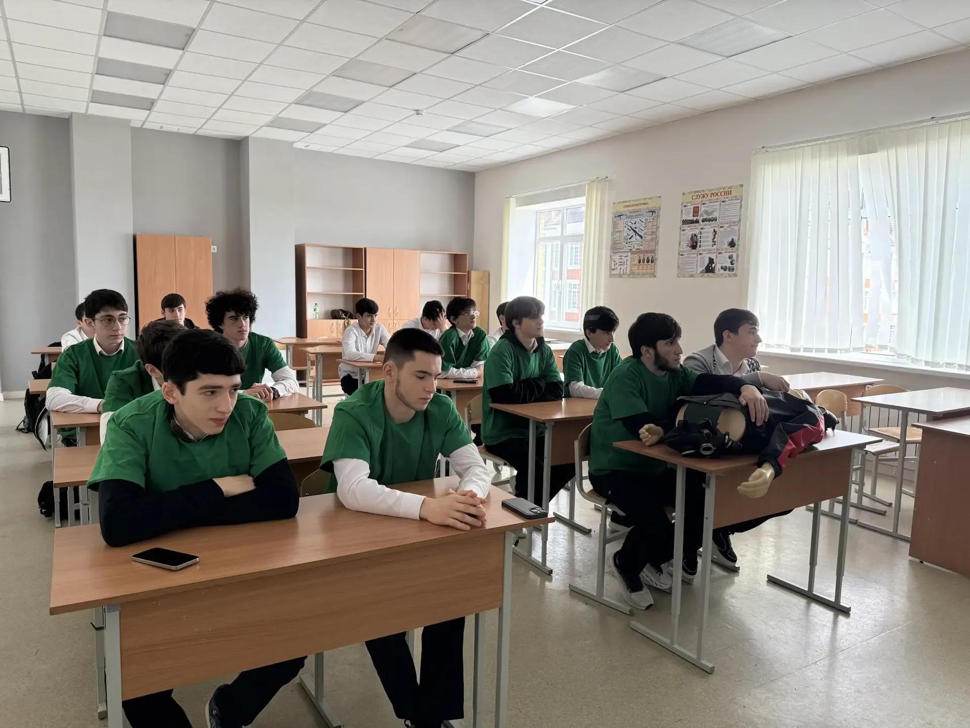 "Тяжело в учении — легко в бою". Сегодня наши старшеклассники сдали нормативы по воинским сборам! 🔥 