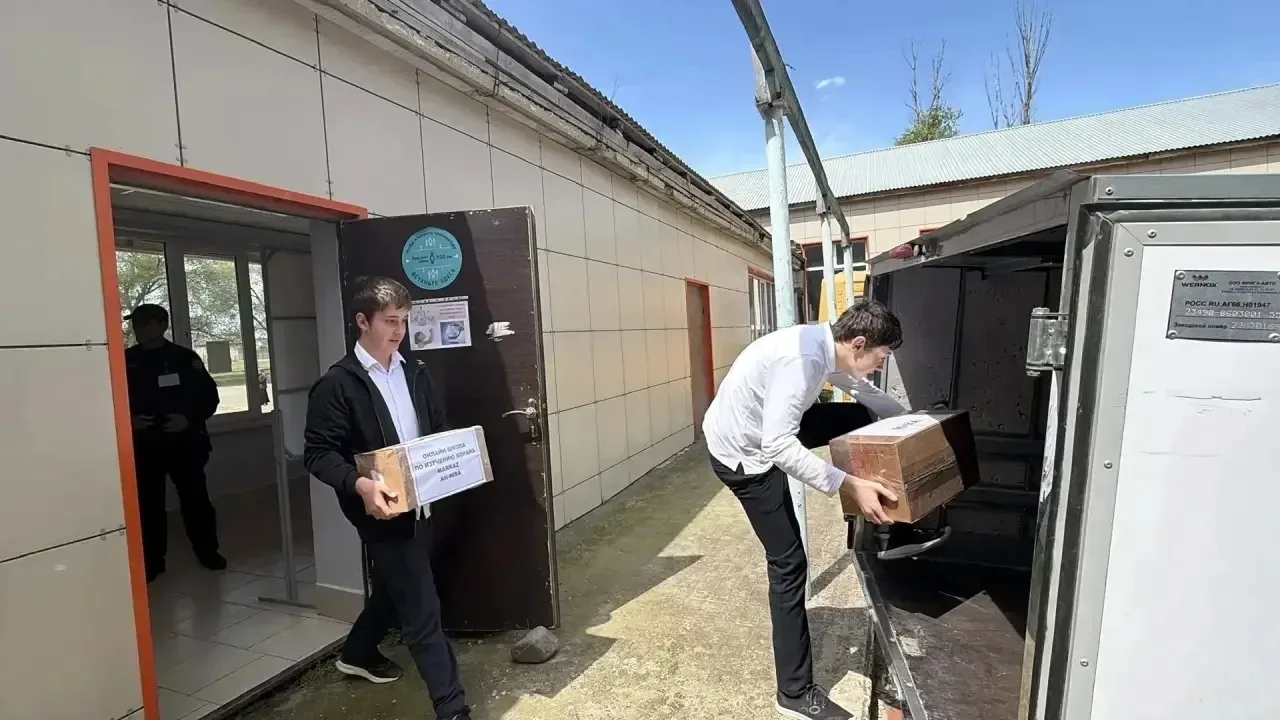 В нашей школе прошла акция по сбору гуманитарной помощи пострадавшим от наводнений в селе  Адильотар