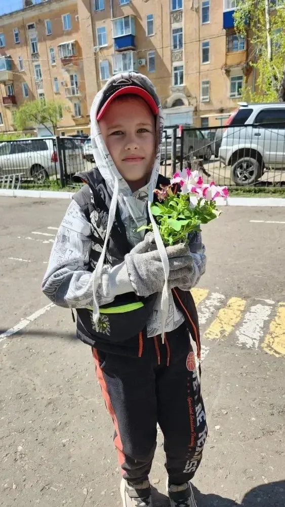 Дело не в граблях, а в единстве! ❤️  Сегодня на территории начальной школы нашего Центра образования