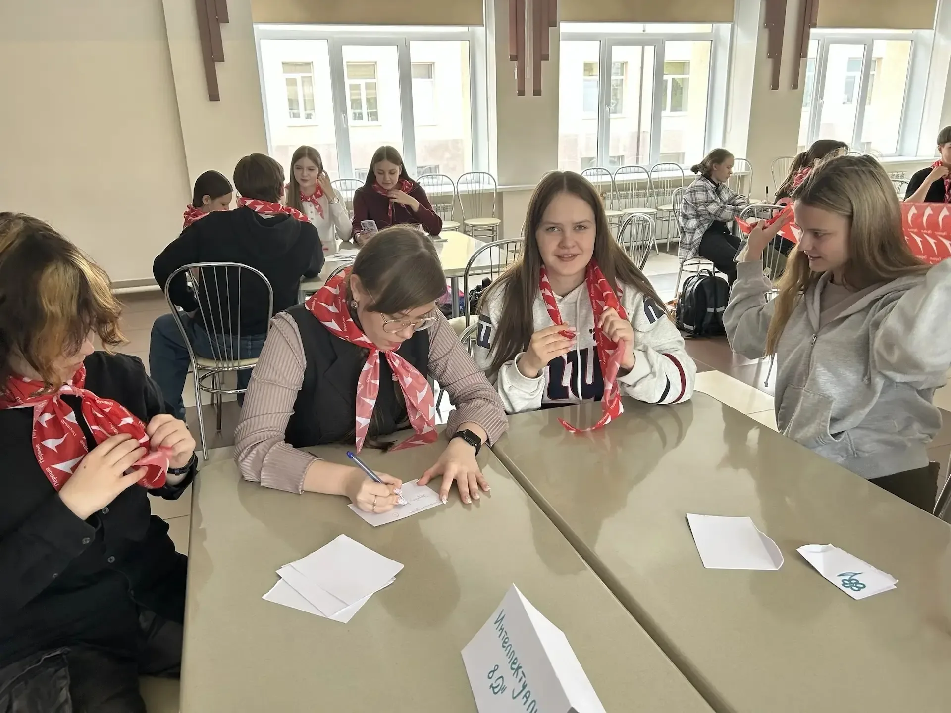 🇷🇺 ДЕНЬ ДЕТСКИХ ОБЩЕСТВЕННЫХ ОРГАНИЗАЦИЙ РОССИИ 🇷🇺  🙋‍♀️🙋‍♂️ Сегодня для учеников 8 классов нашей шк