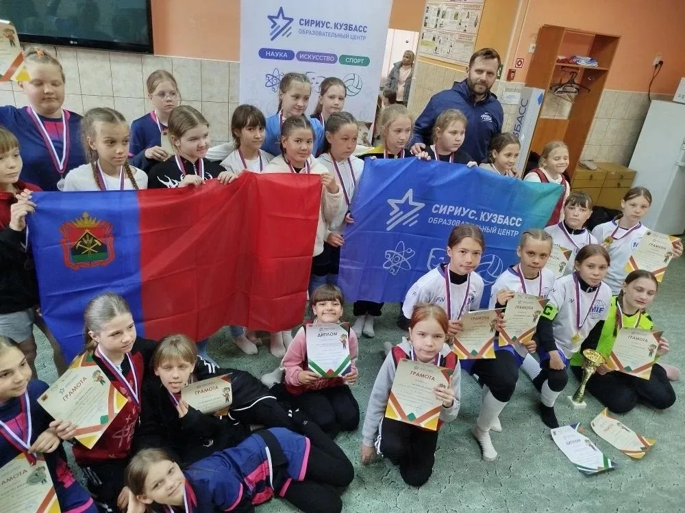 🏆 Поздравляем с 1 местом! ⚽️  С гордостью сообщаем, что наша команда девочек заняла 1 место на регио