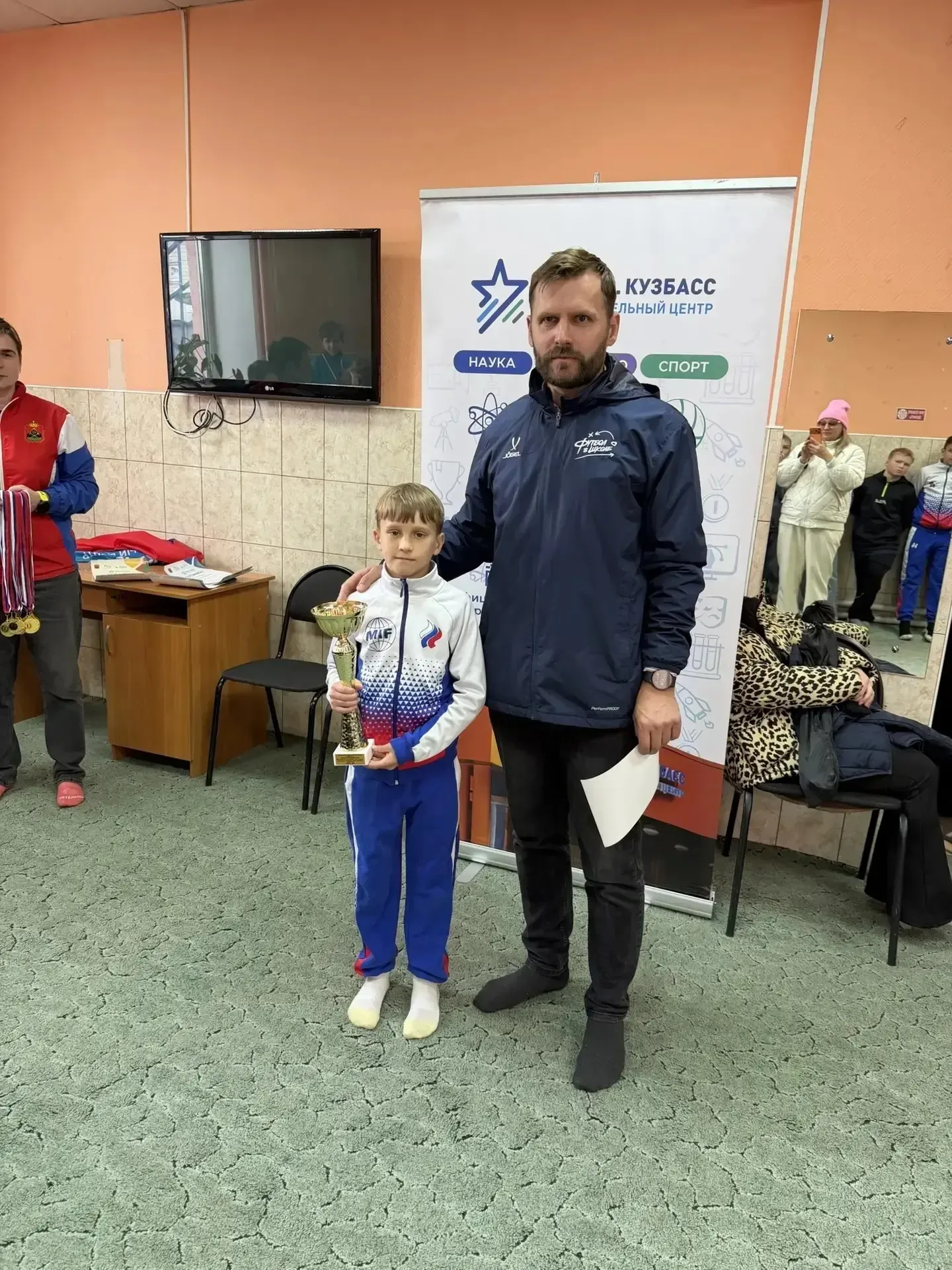 🏆 Поздравляем с победой! 🎉  13 мая в г. Кемерово на футбольном поле стадиона "Кировец" прошел регион