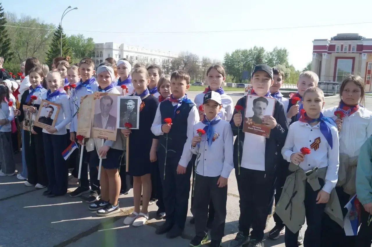 8 мая ученики 4в класса  посетили митинг памяти, посвященный 81 годовщине Победы в Великой Отечестве