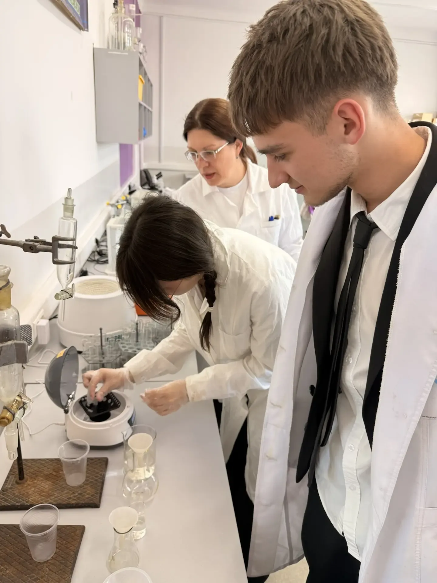 🥇 Победа юных исследователей!  С гордостью сообщаем, что команда школьного научного общества «Живое 