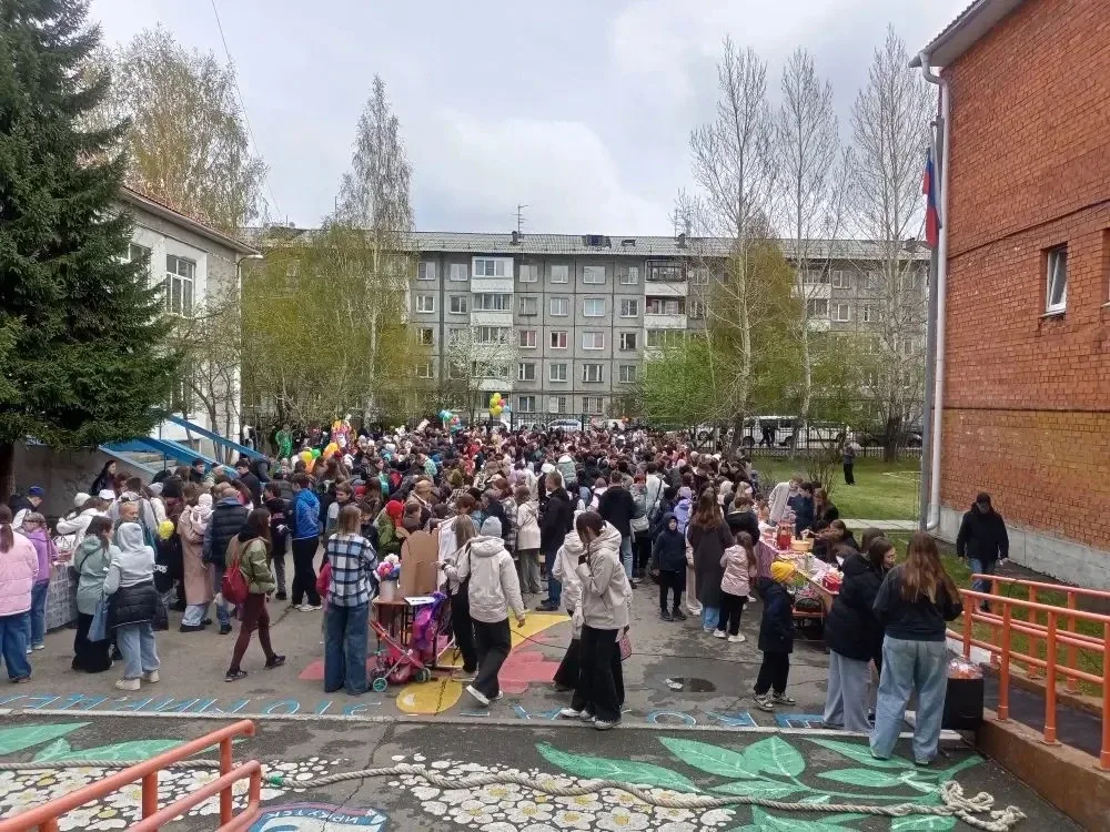 ❤️ Спасибо, что вы с нами! ❤️  Сегодня в школе прошла Благотворительная ярмарка «Мы вместе».  Сегодн