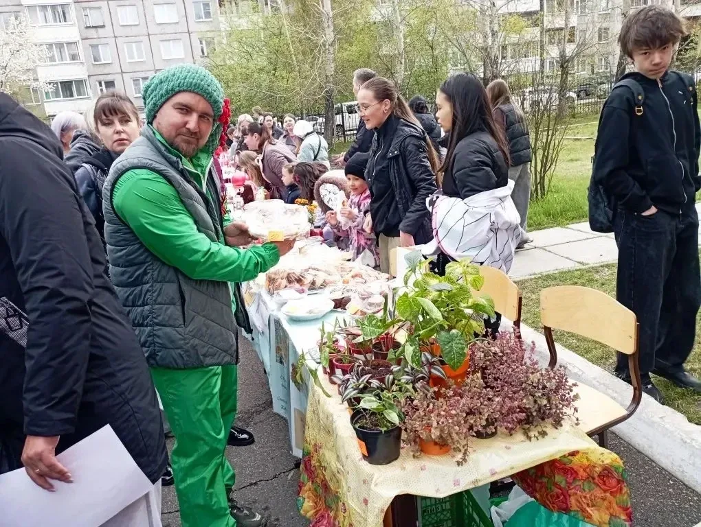 ❤️ Спасибо, что вы с нами! ❤️  Сегодня в школе прошла Благотворительная ярмарка «Мы вместе».  Сегодн