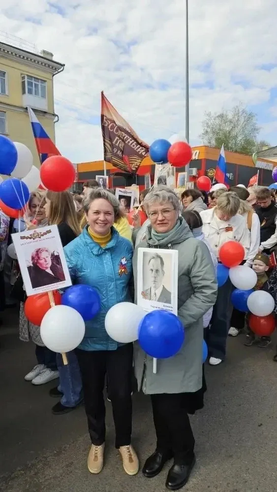 Сегодня в центре города прошло торжественное шествие в рамках акции «Бессмертный полк» ✊🇷🇺. Педагоги