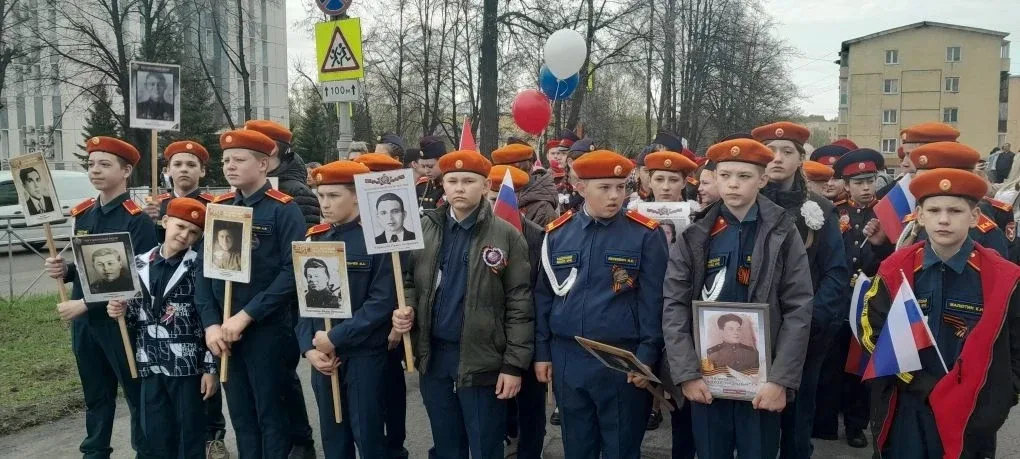 Сегодня в центре города прошло торжественное шествие в рамках акции «Бессмертный полк» ✊🇷🇺. Педагоги