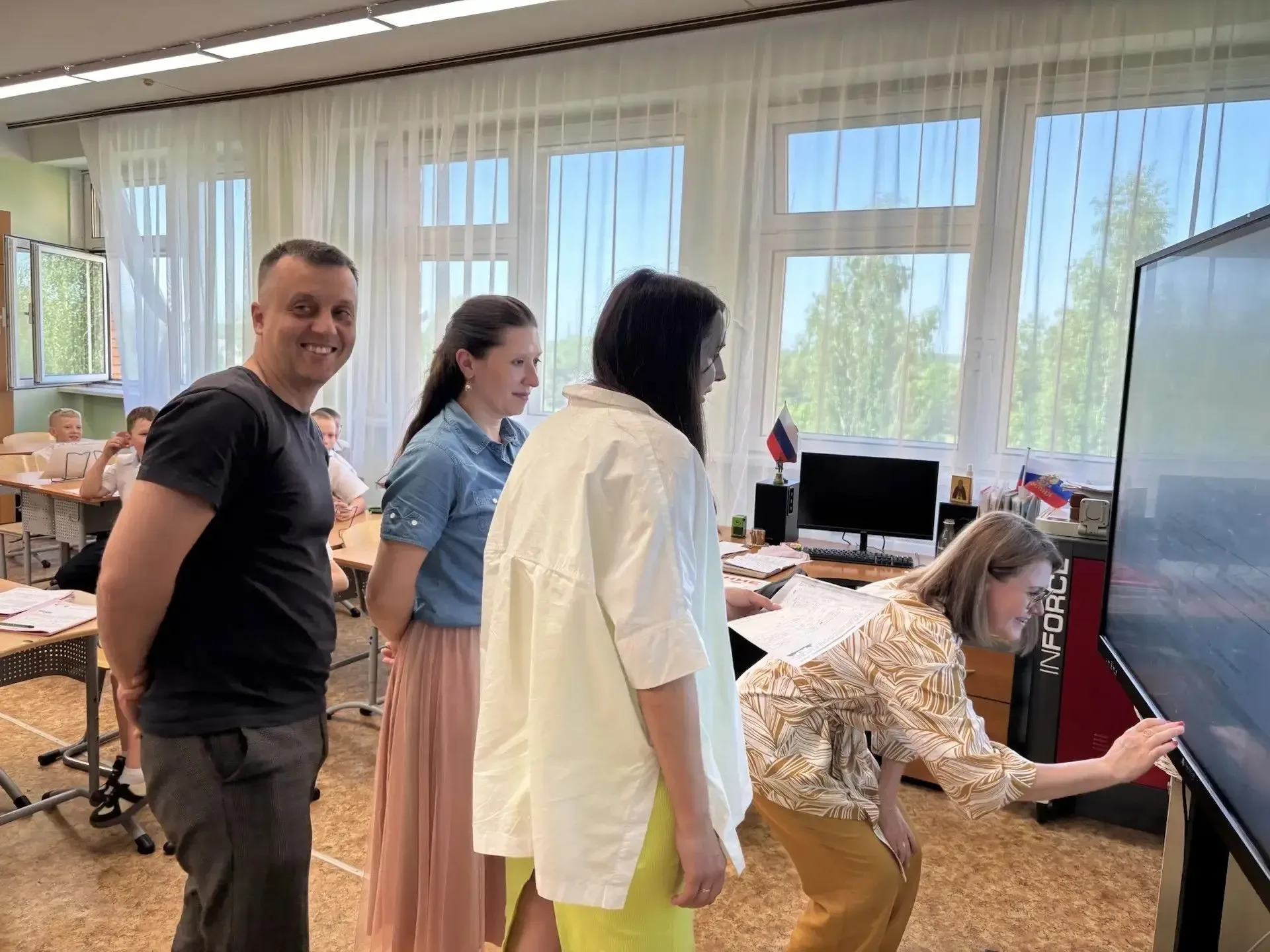 От лица всех родителей учеников 4 «Э» класса выражаем искреннюю благодарность за проведение открытог