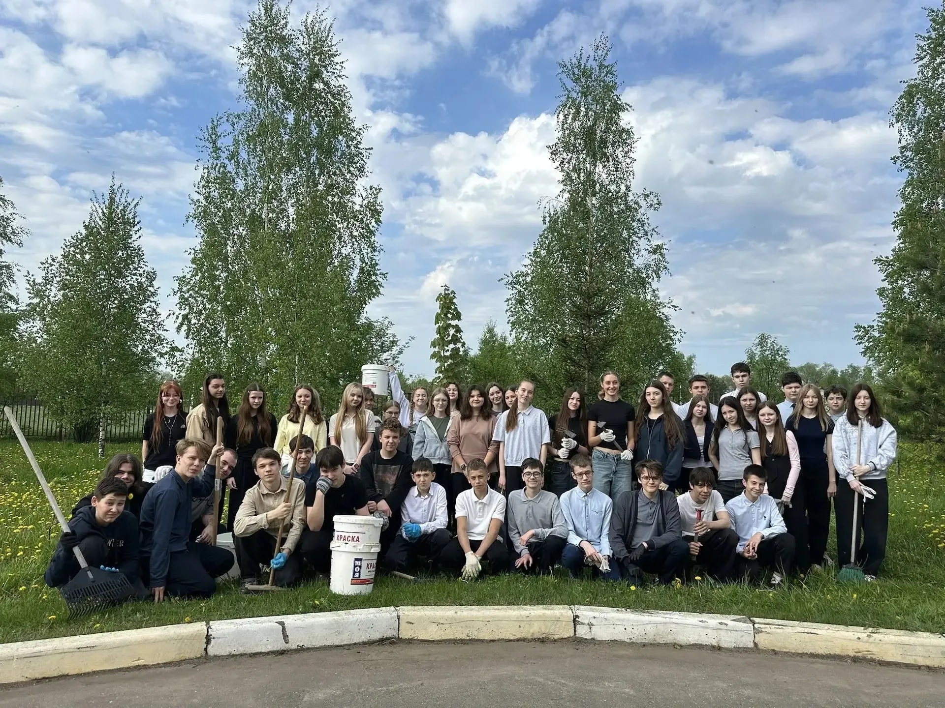 Субботник — это не про «надо», а про «вместе»! 8Л и 8м  показали, как можно с пользой провести время