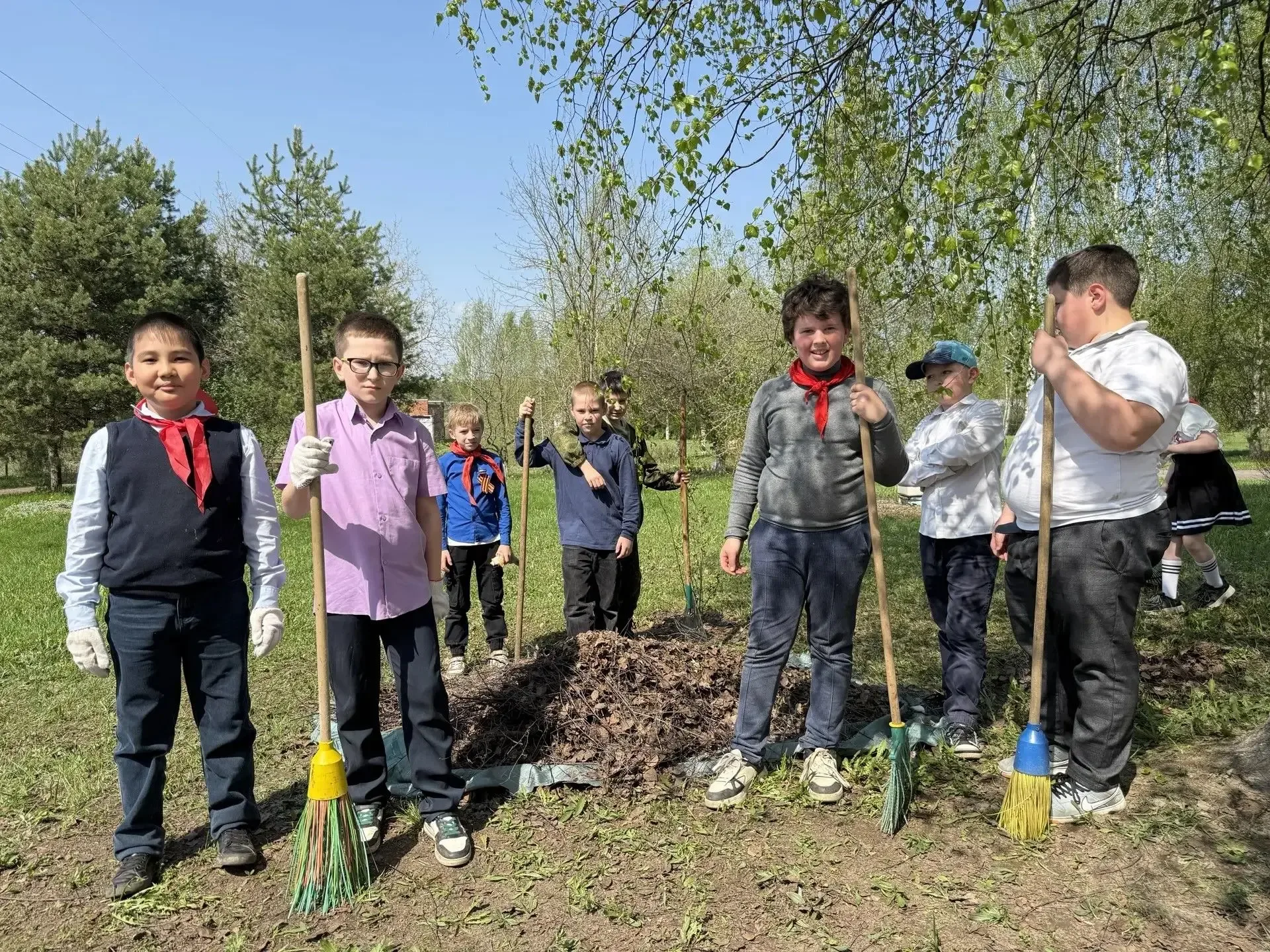 📸 7мая. 3К.  🧹 Майский трудовой десант. Никакой лени — только командный дух и улыбки.     #Образован