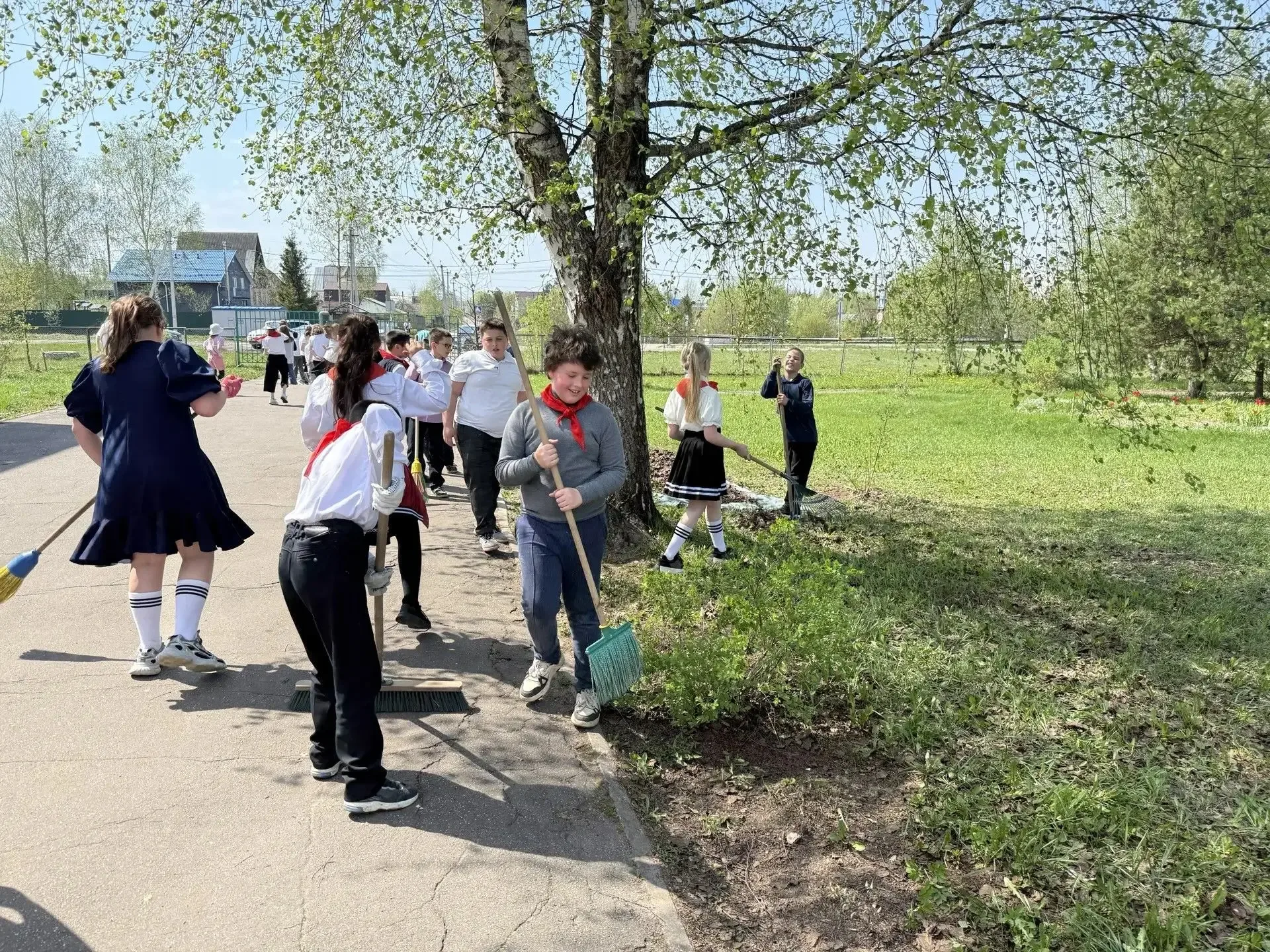 📸 7мая. 3К.  🧹 Майский трудовой десант. Никакой лени — только командный дух и улыбки.     #Образован