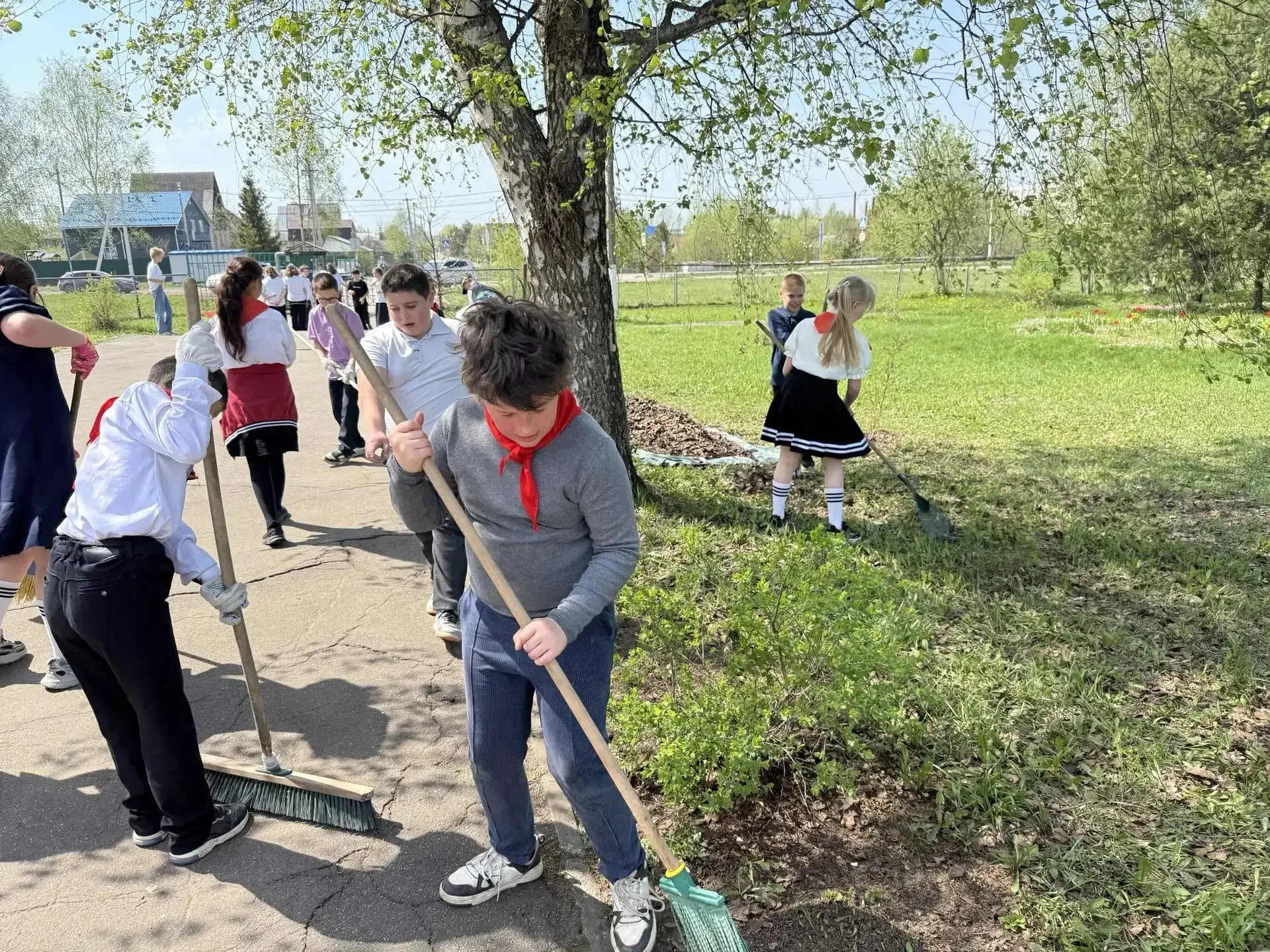 📸 7мая. 3К.  🧹 Майский трудовой десант. Никакой лени — только командный дух и улыбки.     #Образован