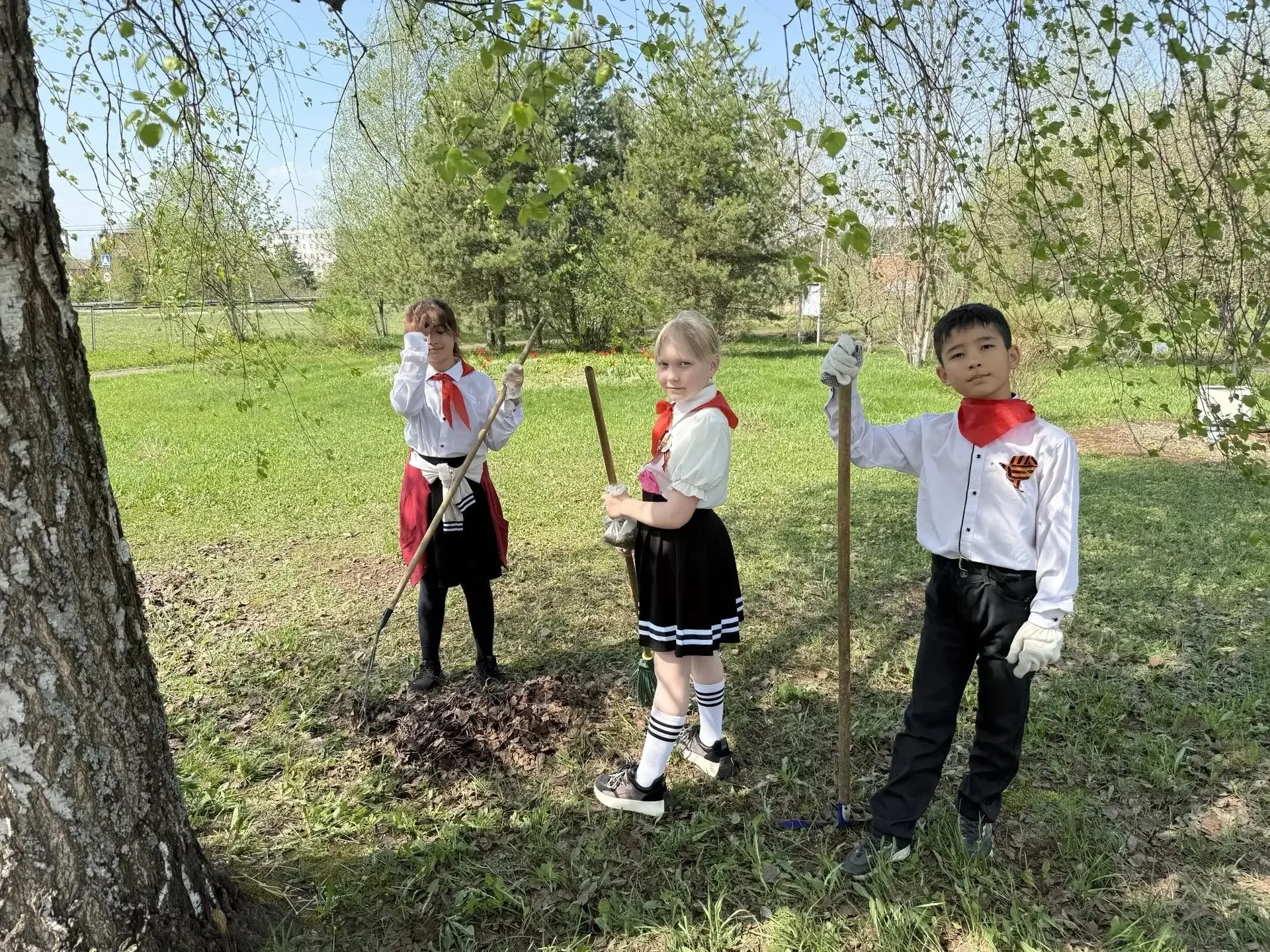 📸 7мая. 3К.  🧹 Майский трудовой десант. Никакой лени — только командный дух и улыбки.     #Образован