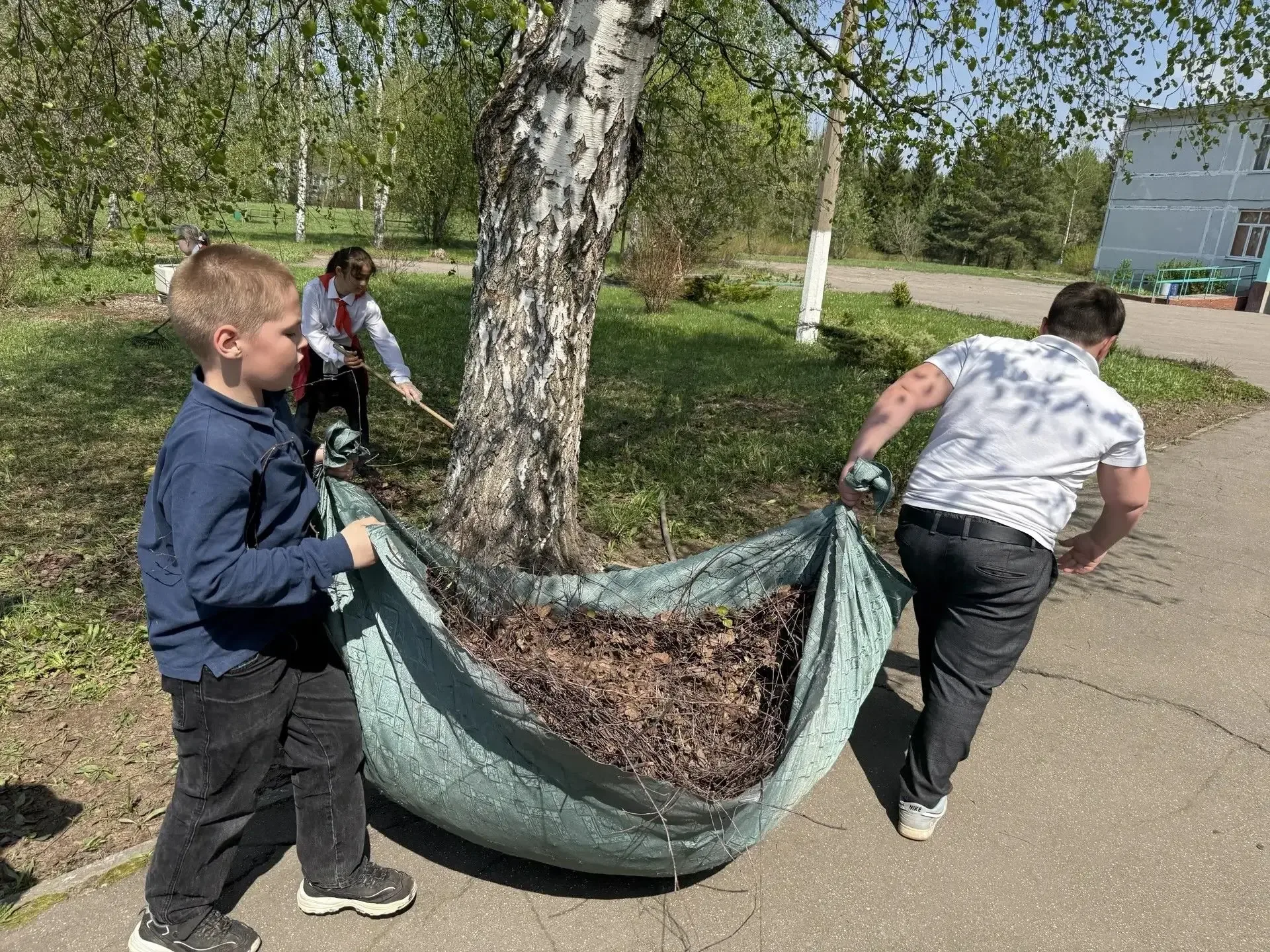 📸 7мая. 3К.  🧹 Майский трудовой десант. Никакой лени — только командный дух и улыбки.     #Образован