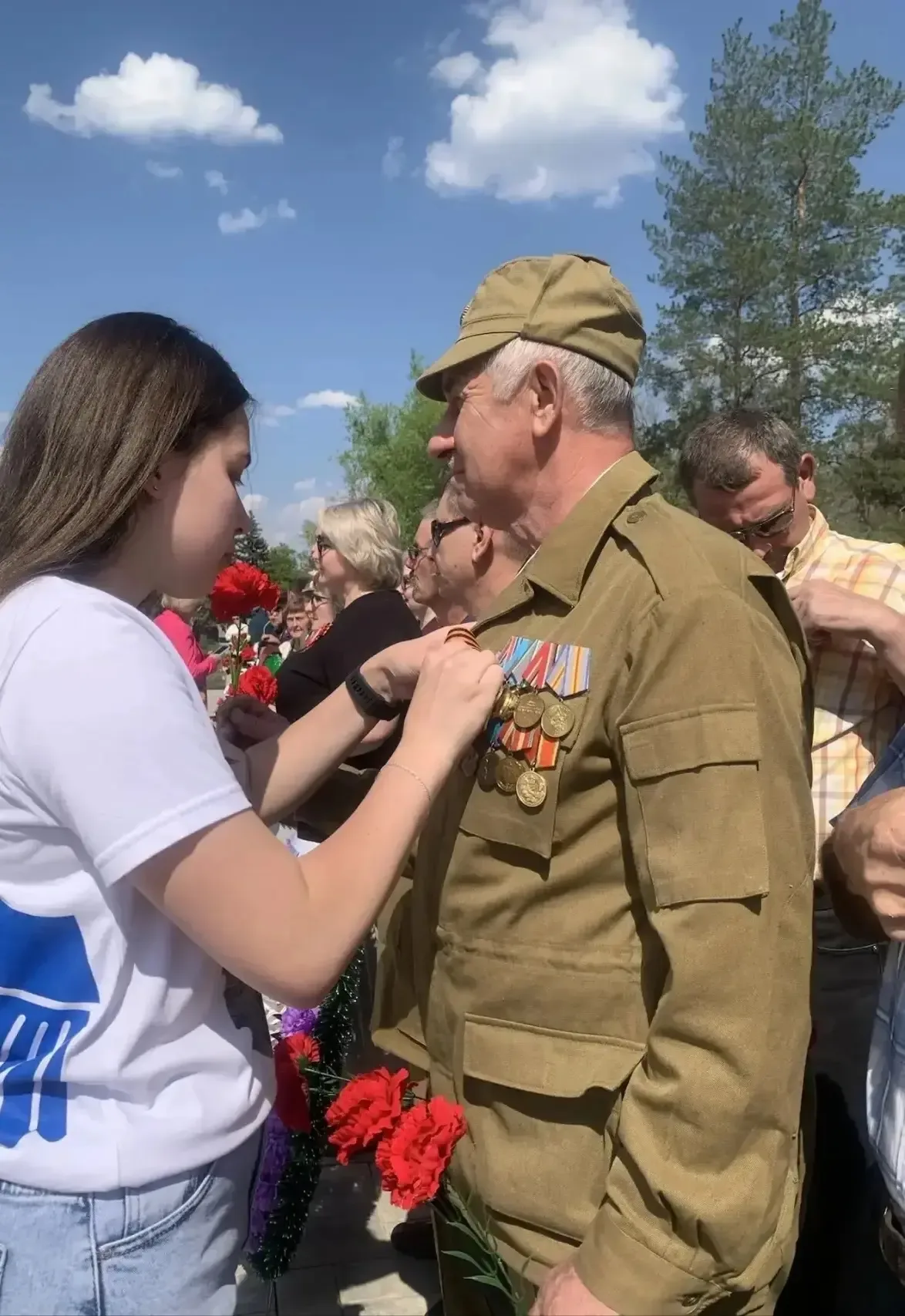 🎗️Акция "Георгиевская лента" продолжается в Павловском районе!  🪽 Студенты Павловского филиала Губер