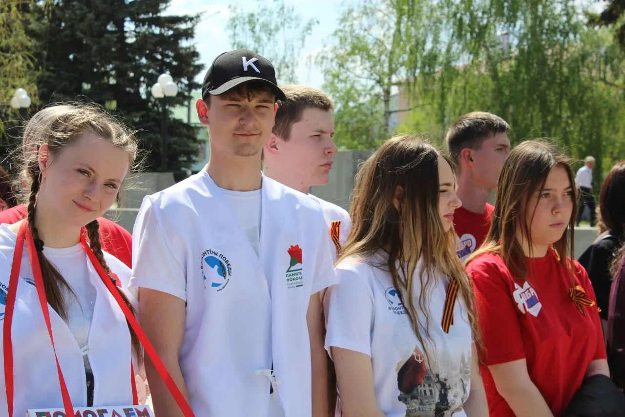🎗️Акция "Георгиевская лента" продолжается в Павловском районе!  🪽 Студенты Павловского филиала Губер