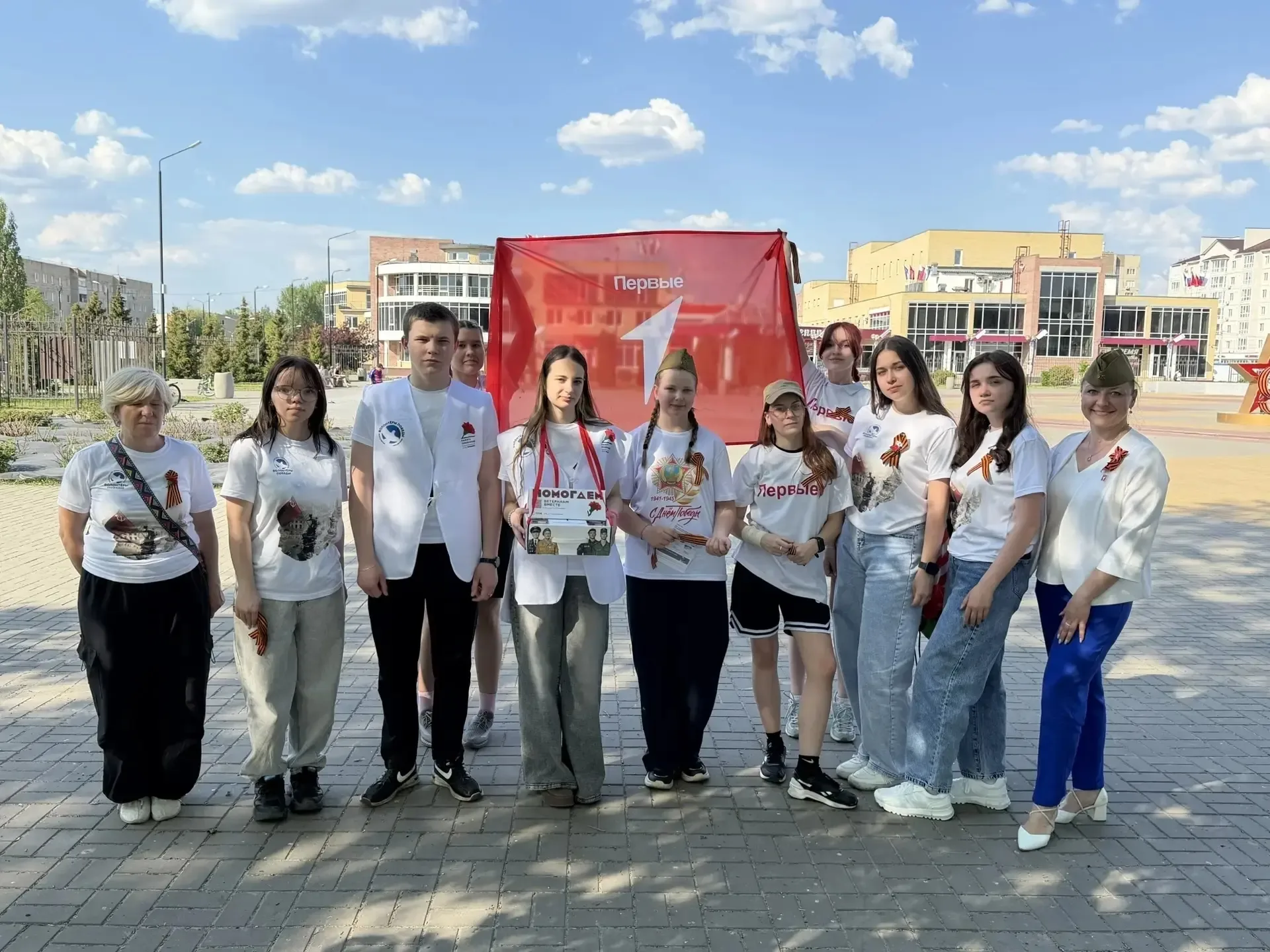 🎗️Акция "Георгиевская лента" продолжается в Павловском районе!  🪽 Студенты Павловского филиала Губер