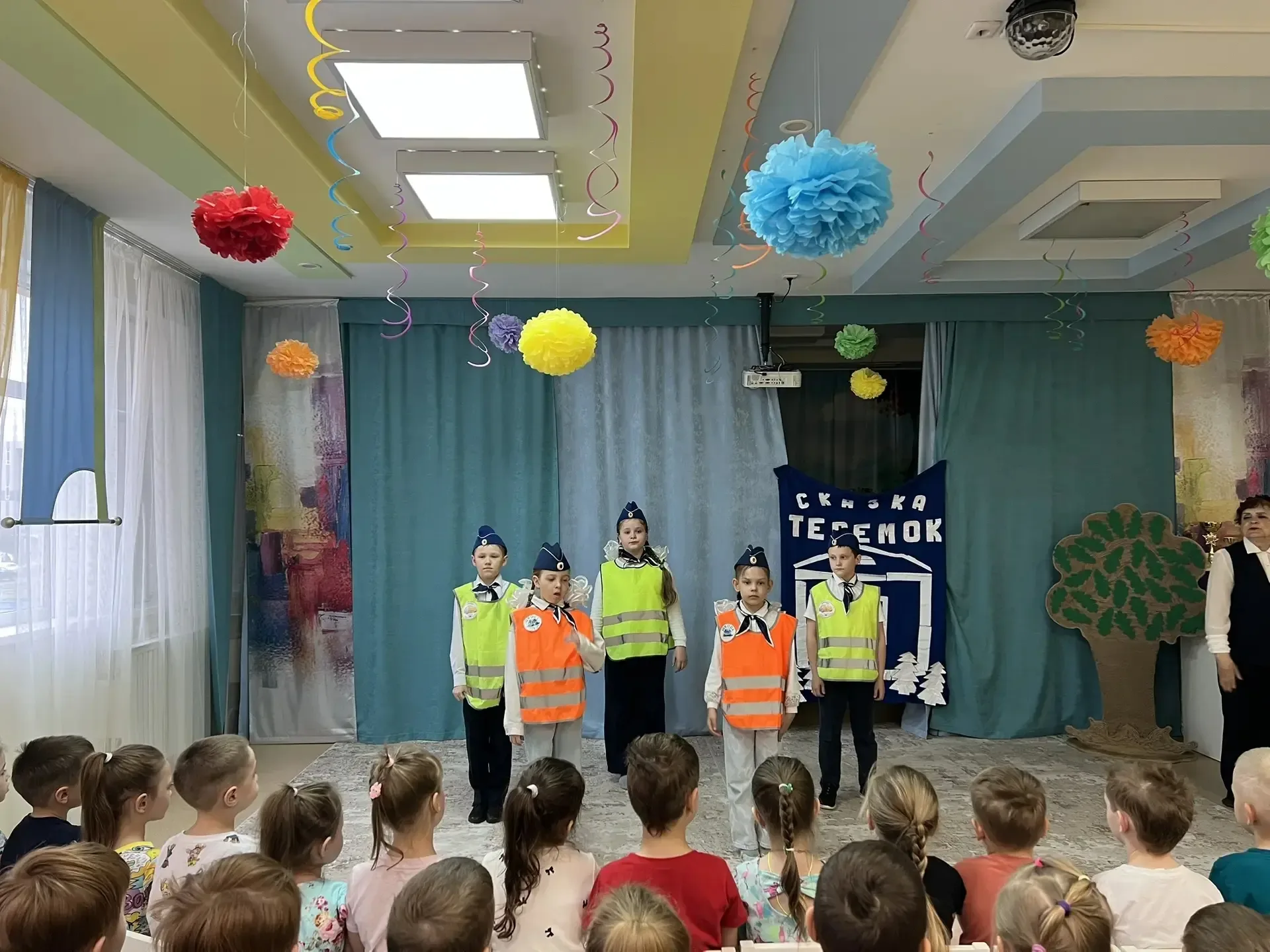 ⚡️Отряд юных инспектров "ШКОДА" опять вышли к малышам...  Участники дорожного движения должны действ