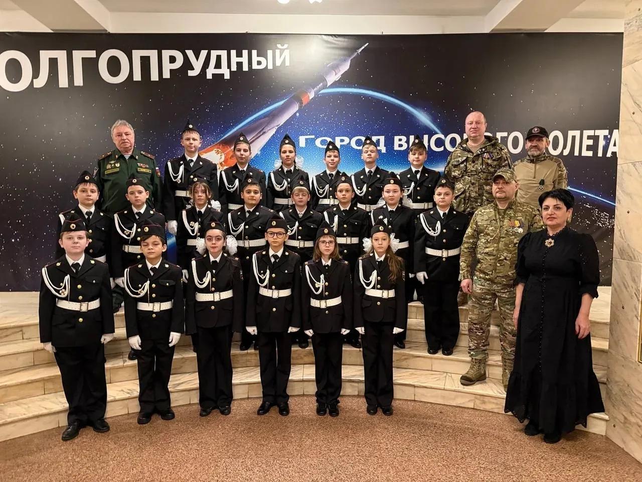 Уважаемые родители!   🚩Объявляется набор в кадетский 5-й класс на 2026/2027 уч. год.   🚩Желающих обу