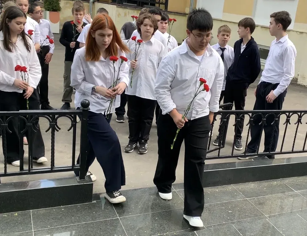 💫 Память в реальных делах: наши ученики готовились ко Дню Победы  ⭐️ Сохранение памяти о героях прош