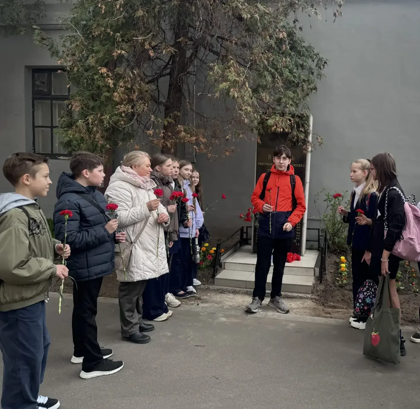 💫 Память в реальных делах: наши ученики готовились ко Дню Победы  ⭐️ Сохранение памяти о героях прош