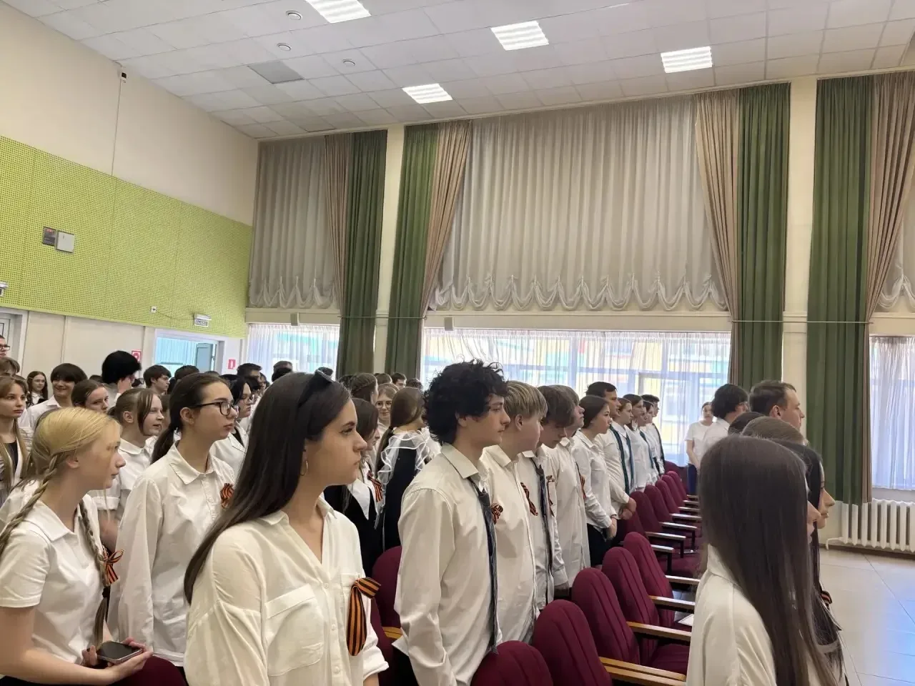 «Помнить, чтобы жить: школьники почтили память защитников Тулы» 🇷🇺 Под стук метронома в нашей школе 
