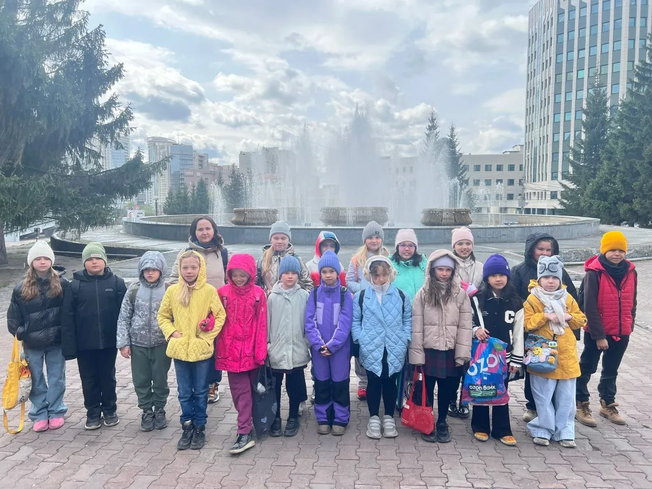 #НачальнаяШколапЛожок  Ура! 🎉 Наши ребята побывали в настоящей сказке!  Мы отправились в театр «Глоб