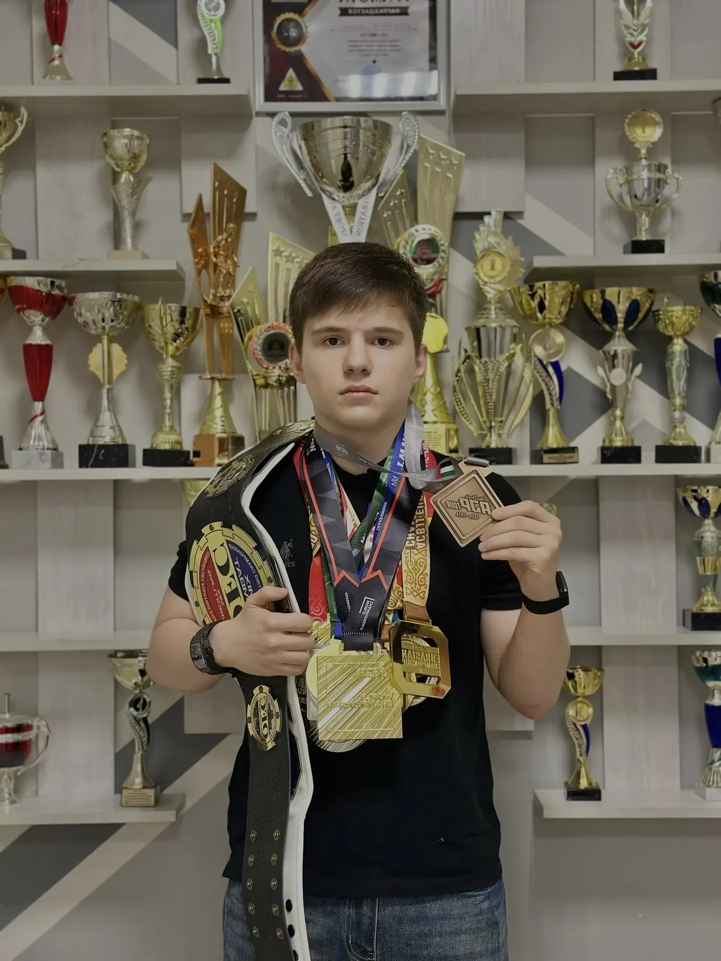 🏆 Обучающийся 9 «Б» класса нашей школы - Адаев Абдуллах Адланович, недавно принял участие в чемпиона