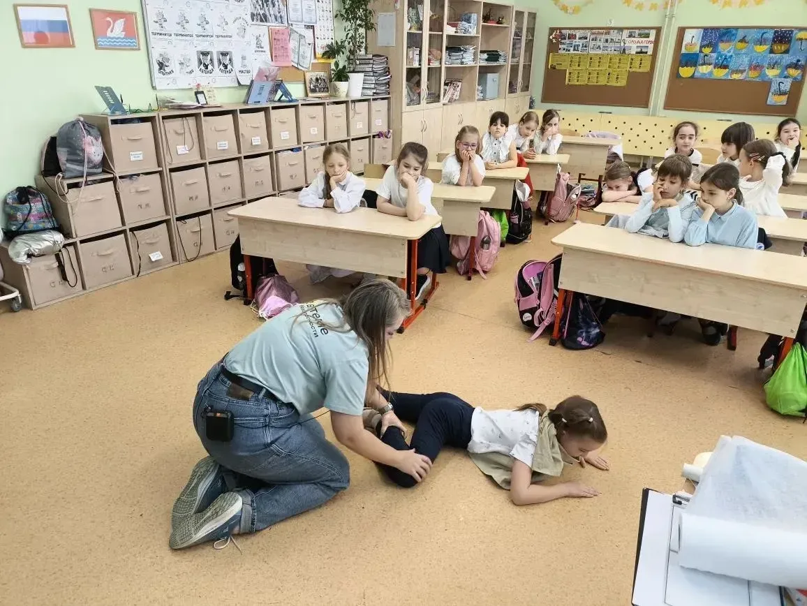 🏠 Тренинг «Один дома» — когда ты один, ты не один  15 мая в 1 «Б» классе прошёл необычный и очень ва